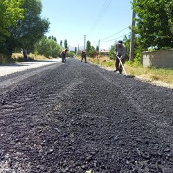 Ortapınar Köy Yolunda  Şuhut Belediyesi Fen İşleri Müdürlüğü Ekiplerimiz Tarafından Asfalt Serim İşlemi Devam Ediyor