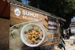 Geleneksel Hale Getirdiğimiz ve Bu Yıl 15.sini Gerçekleştirilen Aşure Dağıtımını Hemşehrilerimizin Yoğun Katılımıyla Gerçekleştirdik.