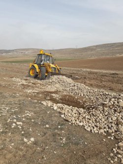 İlçemiz merkezindeki yolları ilmek ilmek örerken kırsalımızı da unutmuyoruz.