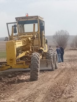 İlçemiz merkezindeki yolları ilmek ilmek örerken kırsalımızı da unutmuyoruz.