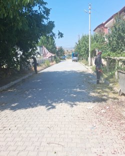 ŞUHUT BELEDİYEMİZDEN YEŞİL ALANLARA KESİNTİSİZ BAKIM