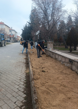 NAZIM ÖZER PARKI ÇEVRESİ YENİLENİYOR