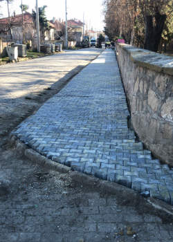 NAZIM ÖZER PARKI ÇEVRESİ YENİLENİYOR