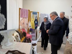BAŞKAN ÖZAŞKIN ŞUHUT HALK EĞİTİMİ MERKEZİ YIL SONU SERGİSİ AÇILIŞINA KATILDI