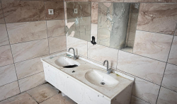 ŞUHUT ULU CAMİİ’NİN TUVALETLERİNE ZARAR VERİLDİ