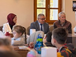 BAŞKAN ÖZAŞKIN MİNİK ÖĞRENCİLERİ KEŞKEK EVİ’NDE AĞIRLADI