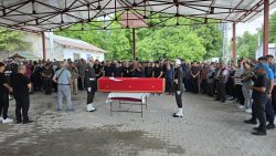 BAŞKAN ÖZAŞKIN, KIBRIS GAZİSİ AYTEKİN'İN CENAZE TÖRENİNE KATILDI
