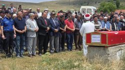 BAŞKAN ÖZAŞKIN, KIBRIS GAZİSİ AYTEKİN'İN CENAZE TÖRENİNE KATILDI