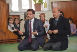 İlçe Kaymakamımız Harun Reşit Han ve İlçe Müftümüz Fatih Aytekin İle Birlikte Yalı Mahallesinde Bulunan Kur'an-ı Kerim Kursunu Ziyaret Ettik.