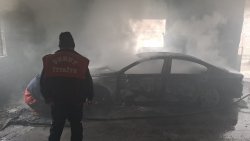 İTFAİYE EKİPLERİMİZ ARAÇ YANGININA MÜDAHALE ETTİ
