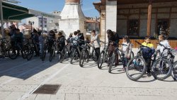 ŞUHUT’TA TERAVİH COŞKUSU HEDİYELERLE TAÇLANDI