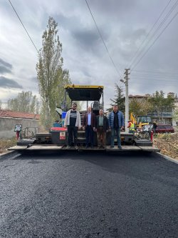 ŞUHUT’TA ASFALT ÇALIŞMALARI HIZLANDI