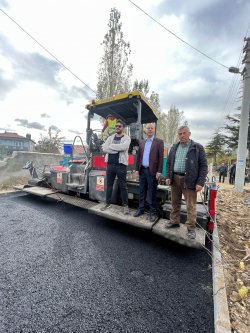 ŞUHUT’TA ASFALT ÇALIŞMALARI HIZLANDI