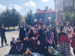 Şuhut Belediyesi İtfaiye Ekiplerimiz Kız Anadolu İmam Hatip Lisesinde Yangın Tatbikatı Gerçekleştirdi