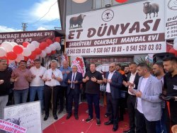 Şuhut’umuzda hizmete giren “Et Dünyası” isimli işyerinin açılış törenini gerçekleştirdik