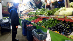 ŞUHUT’TA MANAVLARA ETİKET UYARISI YAPILDI