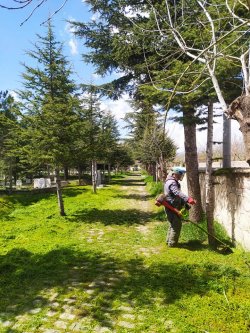 İlkbaharın gelişiyle birlikte  geniş kapsamlı bakım, onarım ve temizlik çalışmaları devam ediyor