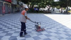 ŞUHUT’TA MEYDAN YENİLEME ÇALIŞMALARINDA SONA GELİNDİ