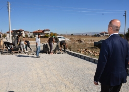 İlçemiz Genelinde Kilit Parke Döşeme Çalışmaları Devam Ediyor
