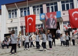 Şuhut'ta İlköğretim Haftası Coşku İle Kutlandı.