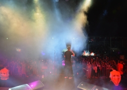 BİNLERCE VATANDAŞ EKİN UZUNLAR KONSERİNDE BULUŞTU