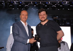 BİNLERCE VATANDAŞ EKİN UZUNLAR KONSERİNDE BULUŞTU