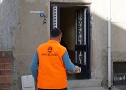 Şuhut Belediyesi Günlük 1500 Kişilik İftar Yemeğini İhtiyaç Sahiplerinin Evlerine Ulaştırıyor.