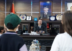 Yeşilay Gönüllüsü Öğrencilerden Başkan Bozkurt'a Ziyaret