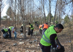 Başkan Bozkurt kolları sıvadı, örnek davranışa imza attı