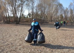 Başkan Bozkurt kolları sıvadı, örnek davranışa imza attı