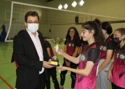 FİLENİN SULTANLARI ŞUHUT'TA YETİŞİYOR