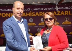 Başkan Recep Bozkurt 3. Afyonkarahisar Kitap Fuarını Ziyaret Etti.