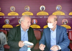 Başkan Recep Bozkurt 3. Afyonkarahisar Kitap Fuarını Ziyaret Etti.