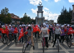AVRUPA HAREKETLİLİK HAFTASI ETKİNLİKLERİ KAPSAMINDA ŞUHUT'TA BİSİKLET TURU YAPILDI.