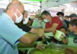 Şuhut Belediyesi'nden Vatandaşlara Aşure İkramı