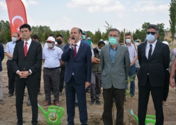 Şuhut Millet Bahçesinde ilk fidan toprakla buluştu