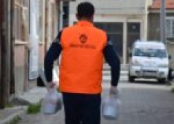 Şuhut Belediyesi İftar Yemeklerini İhtiyaç Sahibi Yaşlı ve Engelli Vatandaşların Evlerine Ulaştırılıyor.