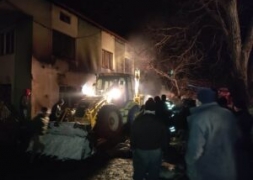 Yarışlı’da Çıkan Yangın Şuhut Belediyesi İtfaiye Ekiplerince Söndürüldü.