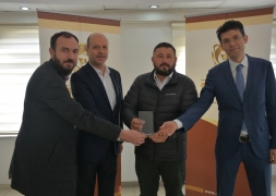 Saat Kulesinin Yapımına Katkı Sağlayanlara Başkan Bozkurt'tan Plaket