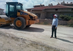 BAŞKAN BOZKURT ASFALT ÇALIŞMALARINI YERİNDE İNCELEDİ.