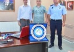 ŞUHUT BELEDİYE HİSARSPOR KLUBÜ BELEDİYE BAŞKANIMIZ RECEP BOZKURT'U MAKAMINDA ZİYARET EDEREK BELEDİYE HİSARSPOR KLUBÜNE DESTEKLERİNDEN DOLAYI PLAKET TAKDİM ETTİ.