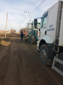 BAŞKAN ÖZAŞKIN YOL ÇALIŞMALARINI İNCELENDİ