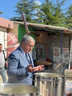 Belediye Başkanımız Muhittin Özaşkın Vatandaşlara Çorba İkram Etti.
