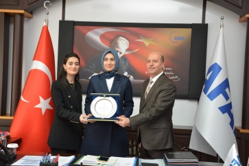 Afyonkarahisar Valimiz Doç.Dr. Kübra Güran Yigitbaşı'nı Şuhut Kaymakam V. Afyonkarahisar Vali Yardımcısı Kübra Teymur ve Şuhut Gönüllüleri İle Birlikte Ziyaret Ettik.