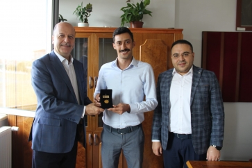 Ak Parti İlçe Başkanı Harun Korkmaz İle Birlikte Şuhut İlçe Seçim Kurulu Müdürü Şakir Kaya'ya Hayırlı Olsun Ziyaretinde Bulunduk