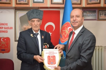 Başkan Bozkurt; Mukaddesat uğruna canlarını siper eden ve bu uğurda şehit olmayı göze alan gazilerimizin #GazilerGünü'nü tebrik ediyorum.