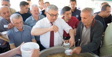 ŞUHUT  BELEDİYESİ  AŞURE PROGRAMI YOĞUN KATILIMLA GERÇEKLEŞTİRİLDİ