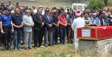 BAŞKAN ÖZAŞKIN, KIBRIS GAZİSİ AYTEKİN'İN CENAZE TÖRENİNE KATILDI