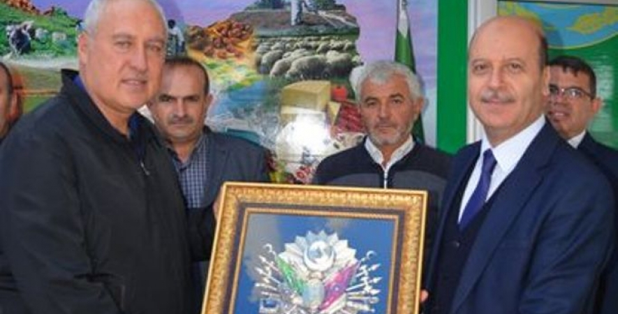 Başkan Recep Bozkurt, Şuhut Ziraat Odası'nı ziyaret etti. 