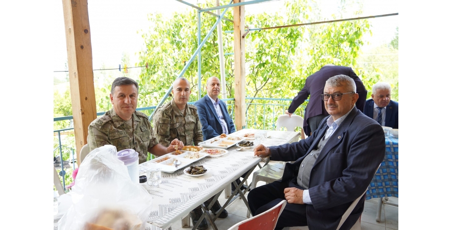 Başkan Bozkurt Şehidimiz  İs. Uzm. On. Yasin Çubuk Kardeşimizin Şehadetinin 4. Yıldönümünde  Ailesine Ziyarette bulundu.